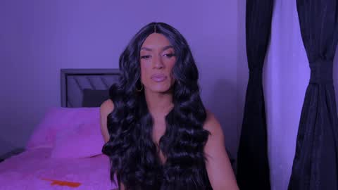 Snapshot of carla_santini chatting on 01.23.25 Carla Santini online show from 01.23.25