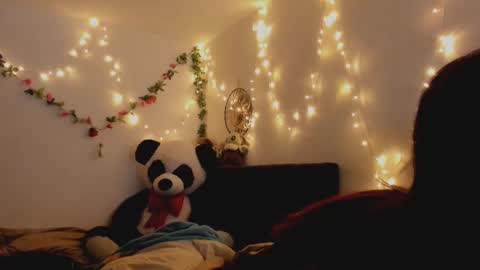 Snapshot of carla_smith__ chatting on 11.12.25 Carla online show from 11.12.25