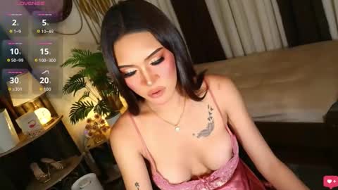 Snapshot of carlamoore23 chatting on 11.17.25 CARLA online show from 11.17.25