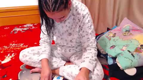 Snapshot of carlasweet00 chatting on 12.21.25 carlasweet00 online show from 12.21.25