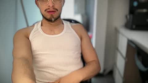 Snapshot of carlcarlinches4 chatting on 09.20.25 carlcarlinches4 online show from 09.20.25