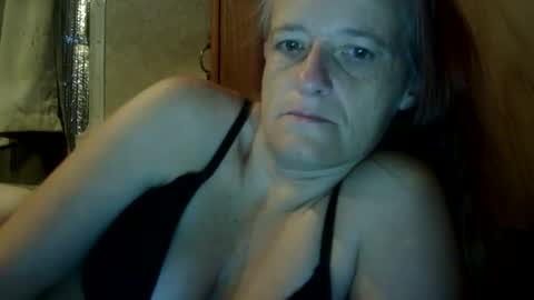 carleeswoman08 online show from 10.17.25