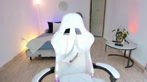 Alejandra online show from 05.05.26