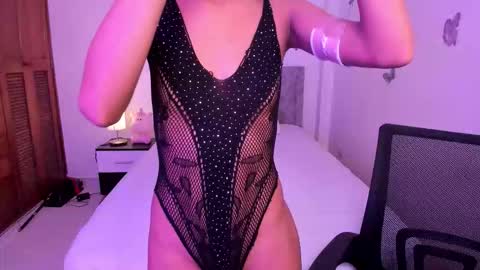 Snapshot of carley_lux chatting on 10.22.25 carley lux online show from 10.22.25