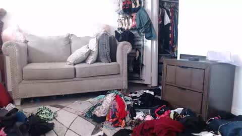 Snapshot of carliecreams chatting on 11.18.25 Carlie online show from 11.18.25