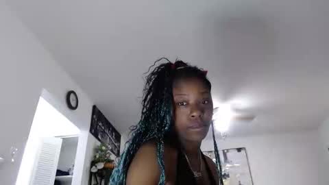 Snapshot of carliecreams chatting on 05.09.26 Carlie online show from 05.09.26