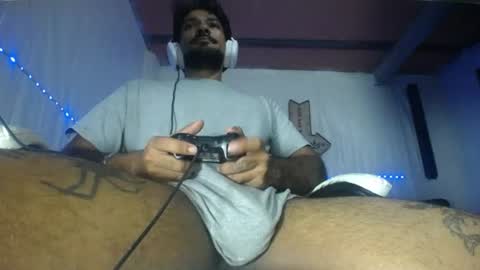 carlo yates  thx for help me to reach 100 thumps up online show from 06.12.26