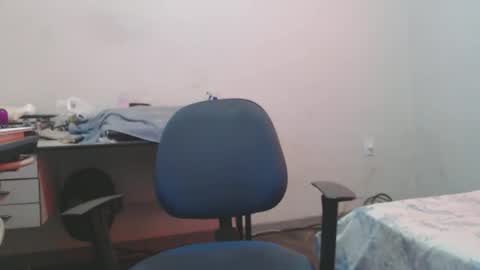 Snapshot of carlos2557 chatting on 03.25.26 carlos online show from 03.25.26