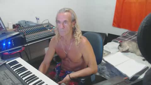 Snapshot of carlos2557 chatting on 03.28.26 carlos online show from 03.28.26