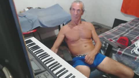 Snapshot of carlos2557 chatting on 03.29.26 carlos online show from 03.29.26