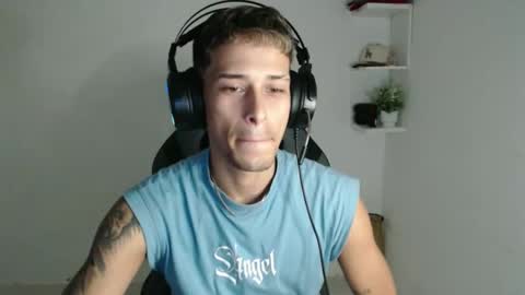 carlossmi01 online show from 11.21.25