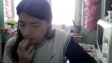 CarlyJoy online show from 10.10.25