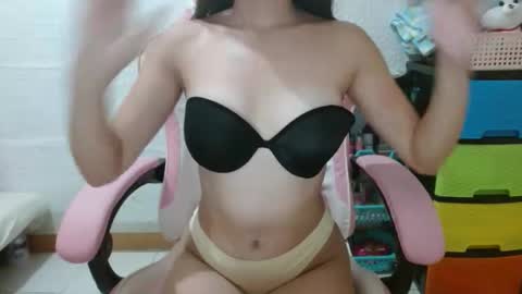Snapshot of carmela18x chatting on 09.09.25 carmela18x online show from 09.09.25