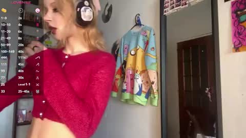 Snapshot of carmenlavelli chatting on 07.10.26 Elina online show from 07.10.26