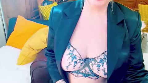 Snapshot of carmenrossi chatting on 02.14.26 Carmen online show from 02.14.26