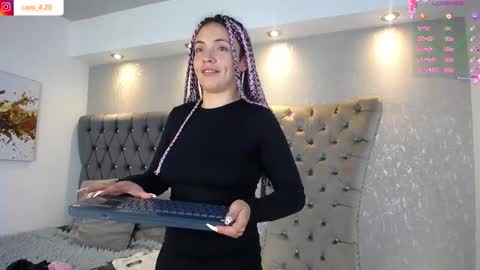 Caro Fisher online show from 12.17.25