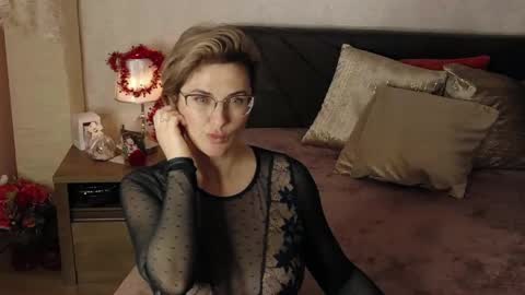 CaroJhones online show from 01.10.25