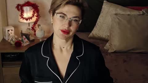 CaroJhones online show from 01.16.25