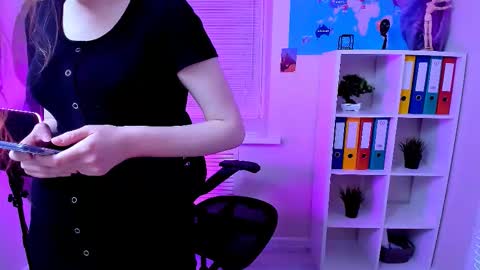 Snapshot of carol_carmen chatting on 10.17.25 Carol online show from 10.17.25