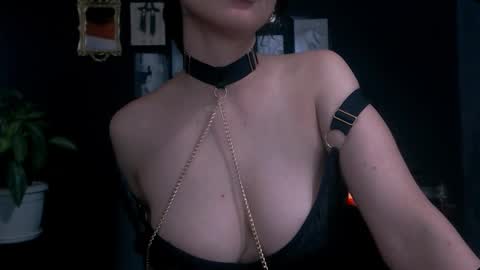 Snapshot of carolaird_25 chatting on 11.22.25 carolaird online show from 11.22.25