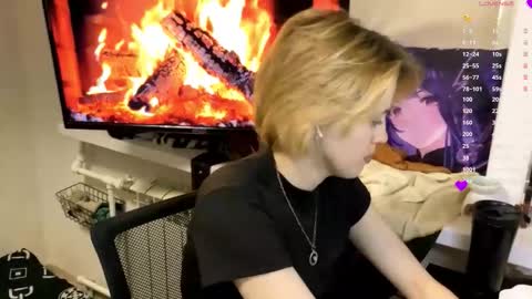 Snapshot of carolcaci chatting on 11.27.25 Call me Carol online show from 11.27.25