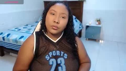 Snapshot of caroldelatorre chatting on 10.31.25 Carol de la torre online show from 10.31.25