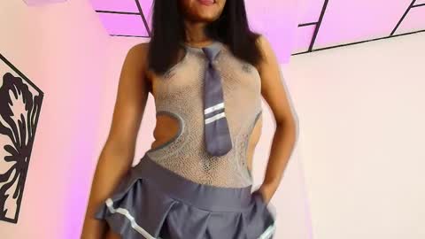 Snapshot of carolina_baire chatting on 05.27.26 carolina baire online show from 05.27.26