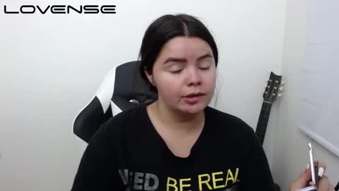 Snapshot of carolina_lee12 chatting on 10.06.25 carolina online show from 10.06.25