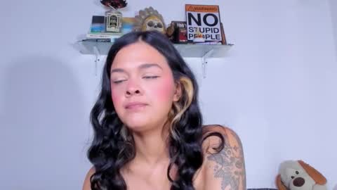 CarolinaM online show from 11.29.25