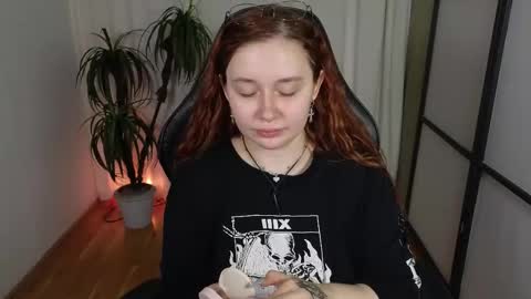 Snapshot of carolina_winter chatting on 02.12.25 Mira online show from 02.12.25