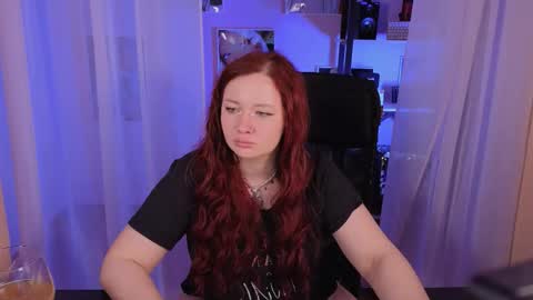 Snapshot of carolina_winter chatting on 09.09.25 Mira online show from 09.09.25