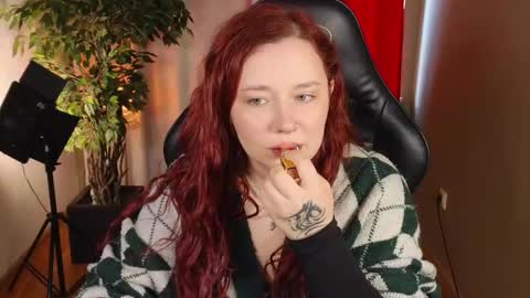 Snapshot of carolina_winter chatting on 09.19.25 Mira online show from 09.19.25