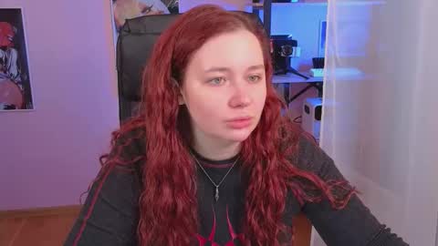 Snapshot of carolina_winter chatting on 10.08.25 Mira online show from 10.08.25