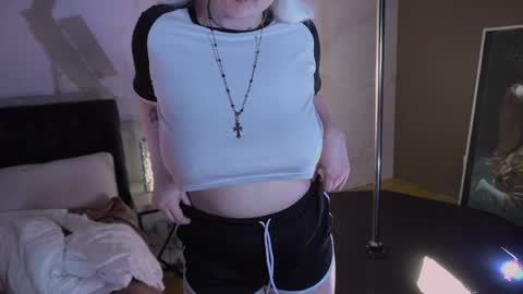 Snapshot of carolina_winter chatting on 04.11.26 Mira online show from 04.11.26