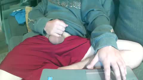 Snapshot of carolinaboy01 chatting on 10.05.25 carolinaboy01 online show from 10.05.25