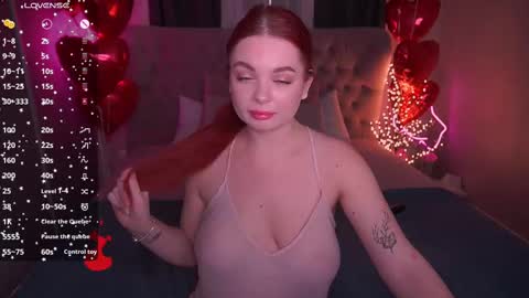 Snapshot of carolinadia chatting on 02.18.25 carolinadia online show from 02.18.25