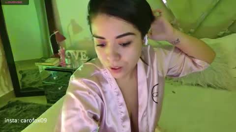 Snapshot of carolinafox_ chatting on 04.26.26 caroline online show from 04.26.26