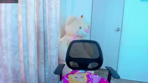 Snapshot of carolinalovehot chatting on 03.27.26 Carolina online show from 03.27.26