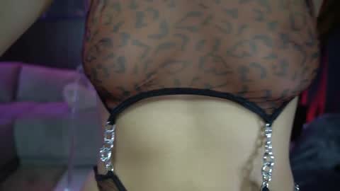 Snapshot of carolinapetra chatting on 05.21.26 Mellany online show from 05.21.26