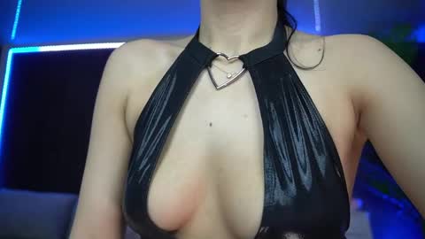 Snapshot of carolinapetra chatting on 05.22.26 Mellany online show from 05.22.26