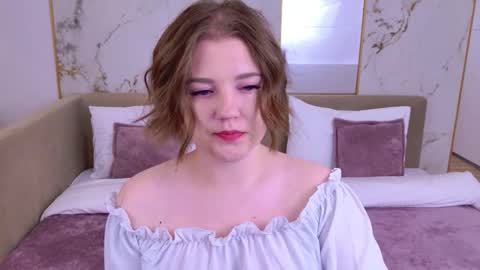 Snapshot of carolinasherry chatting on 10.10.25 carolinasherry online show from 10.10.25