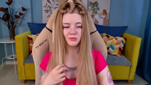 Snapshot of carolinasherry chatting on 02.15.26 carolinasherry online show from 02.15.26