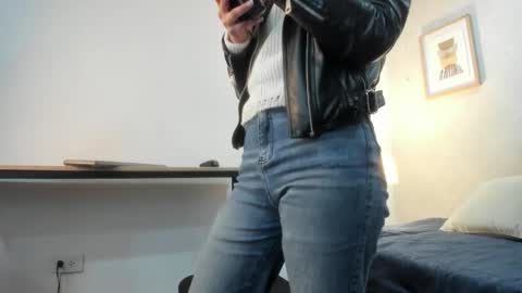  Caroline  online show from 02.10.26