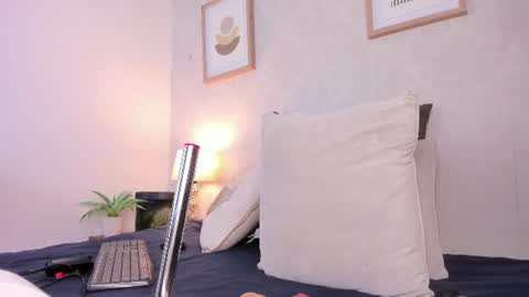  Caroline  online show from 06.17.26