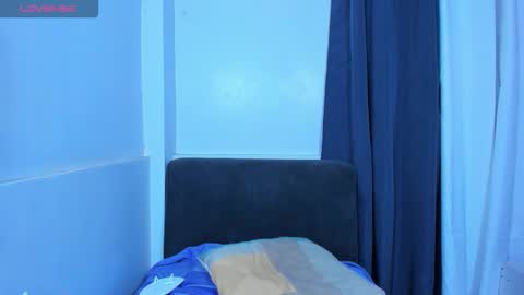 Snapshot of caroline_east chatting on 11.03.25 caroline_east online show from 11.03.25