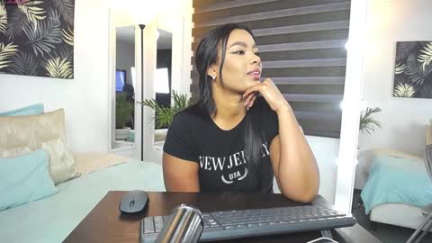 C A R O L I N E online show from 01.20.25