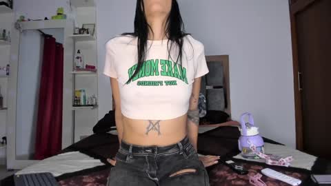 Snapshot of caroline_m8 chatting on 12.31.24 CAROLINE online show from 12.31.24