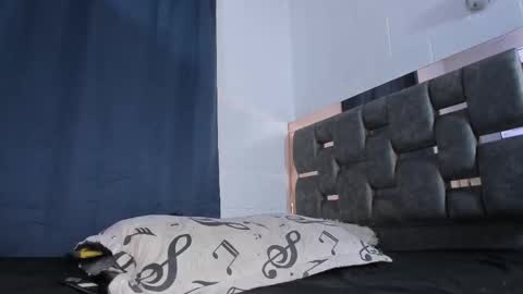 Snapshot of caroline_m8 chatting on 11.26.25 CAROLINE online show from 11.26.25