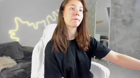 Snapshot of caroline_todd chatting on 02.02.25 Caroline online show from 02.02.25