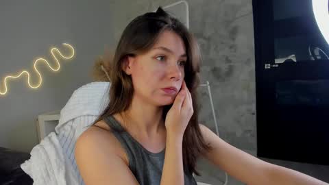 Snapshot of caroline_todd chatting on 02.06.25 Caroline online show from 02.06.25